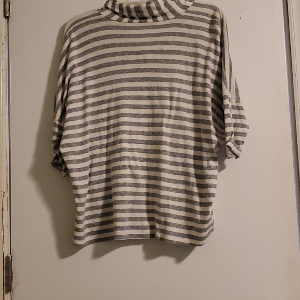 Crop top - Picture 2 of 2